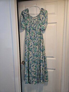 Loft Short Sleeve Dress with Flowers